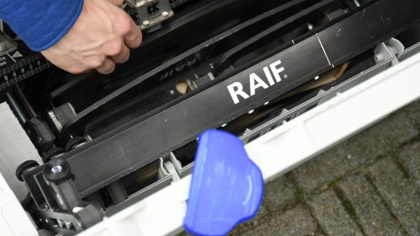 RAIF-gereedschap-in-kist